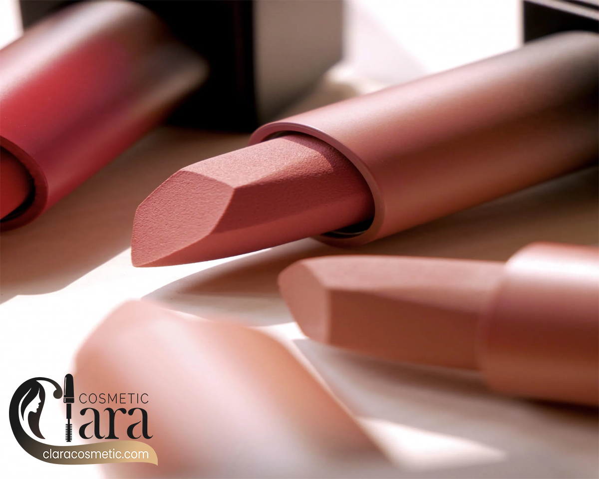 بررسی ویژگی مات بودن رژلب پاوربولت مات جامد HUDA BEAUTY